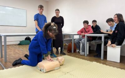 Тренінг з домедичної допомоги для учнів дев’ятих класів Ліцею міжнародних відносин ім. В.Стуса Львівської міської ради