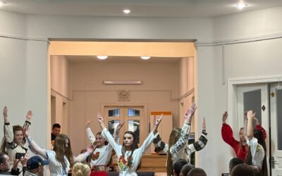 Студенти “Монади” відвідали госпіталь із виступом та благодійними подарунками