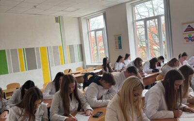Першокурсники коледжу долучилися до написання 25-го, ювілейного Всеукраїнського радіодиктанту національної єдності