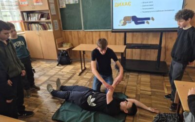 Проведення студентом коледжу «Монада» тренінгів з домедичної допомоги для учнів 6–7 класів