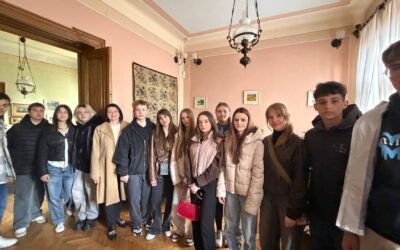 Студенти продовжують відвідувати музей!