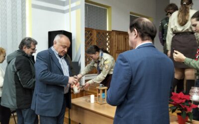 Вифлеємський вогонь миру — особливий символ Різдва, який щороку мандрує світом, несучи людям тепло, надію та єдність