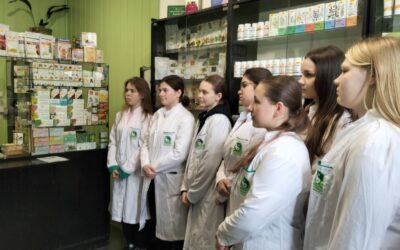 Студенти фармацевтичного відділення коледжу “Монада” відвідали з екскурсією фітоаптеку «Скарбниця трав»